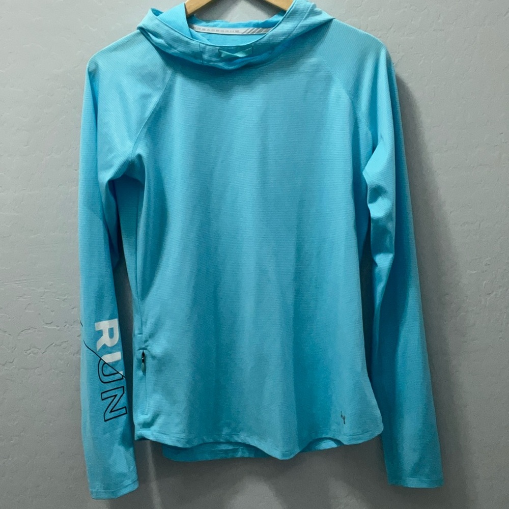 UnderArmour Hoodie, zippered pocket, white and gray RUN logo on the right side